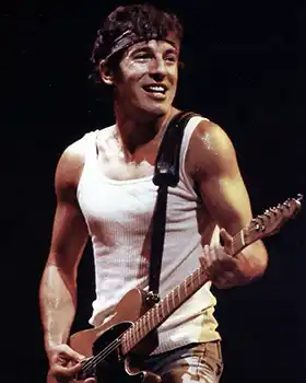 Bruce Springsteen singing on stage